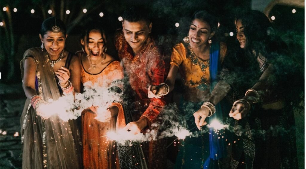 pessoas-celebrando-diwali Diwali o Festival das Luzes