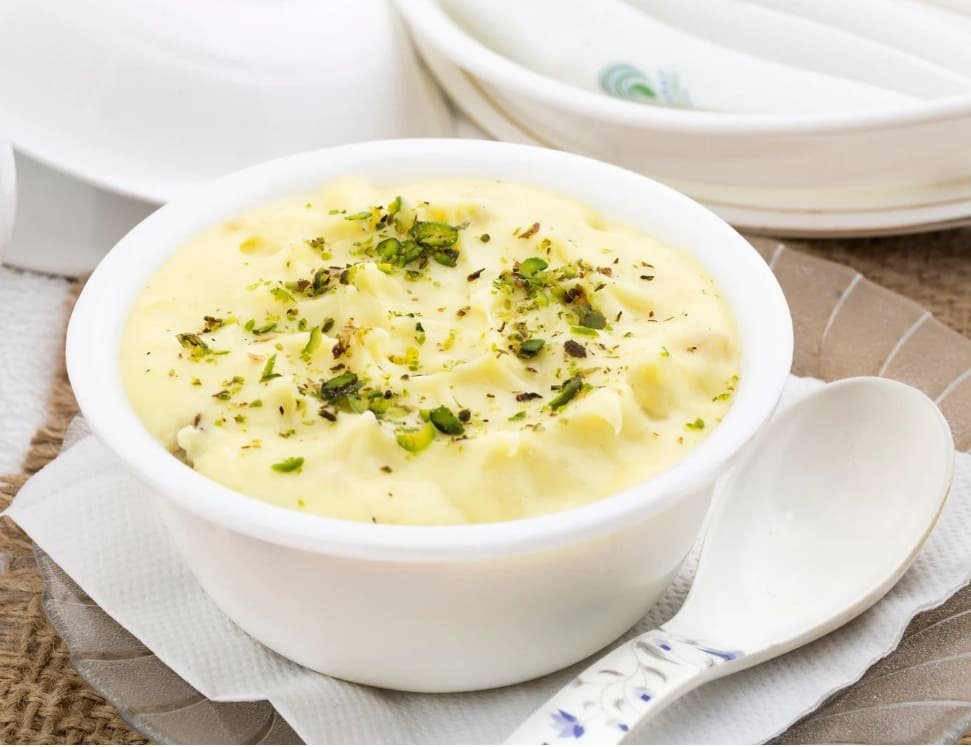 Shrikhand, sobremesa típica da Índia, apreciada durante festivais e celebrações