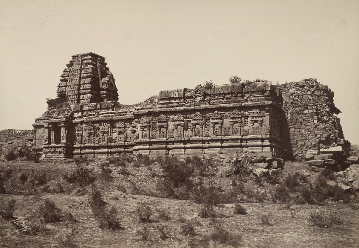 Fotografia de 1855 do Templo de Papanatha, em Pattadakal, Karnataka, destacando sua arquitetura em pedra do período Chalukya