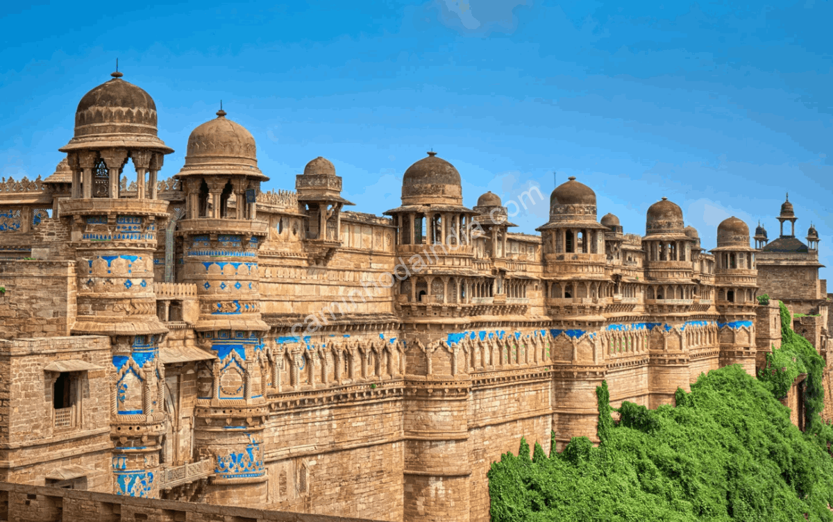 forte-de-gwalior-templo-chaturbhuj-zero Forte de Gwalior, em Madhya Pradesh, onde o Templo Chaturbhuj preserva a mais antiga inscrição conhecida do zero como símbolo