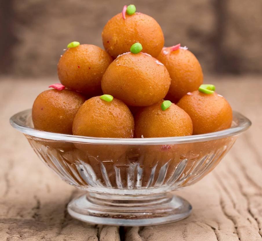 gulab-jamun-marrom-claro-servido Gulab Jamun na Índia