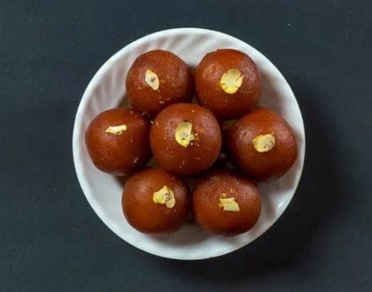 gulab-jamun-preparado-em-casa