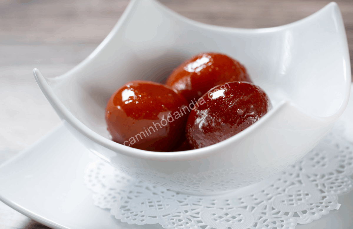 gulab-jamun-servido-quente-ou-temperatura-ambiente Gulab Jamun na Índia