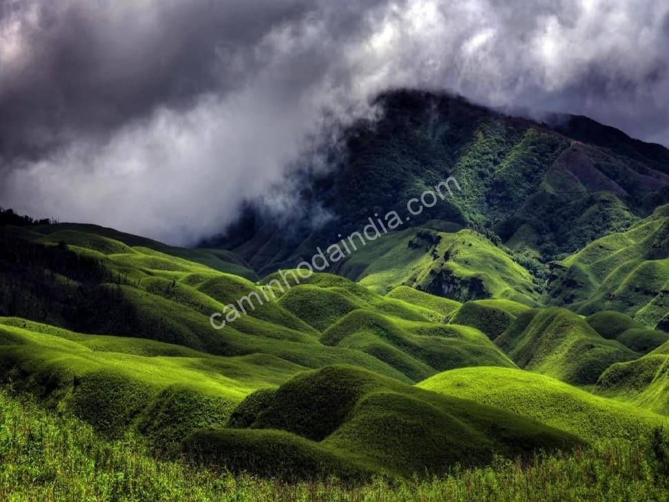 inverno-nordeste-india Inverno no nordeste da Índia, mostrando a combinação de neblina, montanhas e vegetação típica da estação