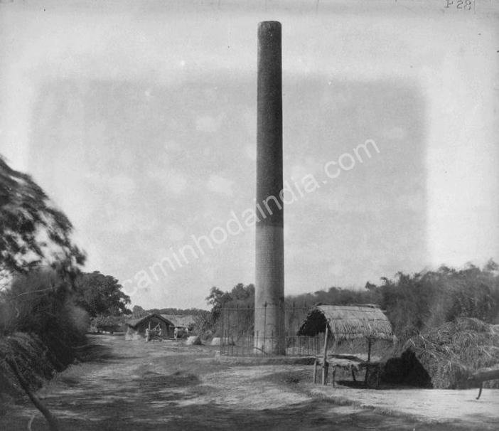 Pilar de Ashoka em Lauriya Araraj, com inscrições em escrita Brahmi, fotografado em 1895