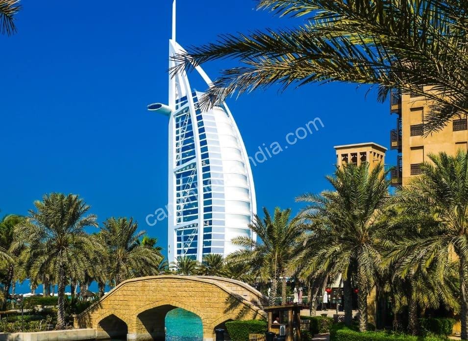 burj-al-arab-dubai O Burj Al Arab, símbolo do luxo e da arquitetura moderna de Dubai, destaca-se como um dos hotéis mais famosos do mundo