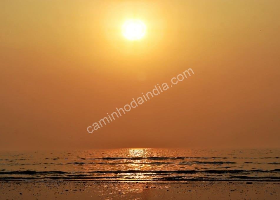 por-do-sol-em-juhu-chowpatty-mumbai Vada Pav Índia