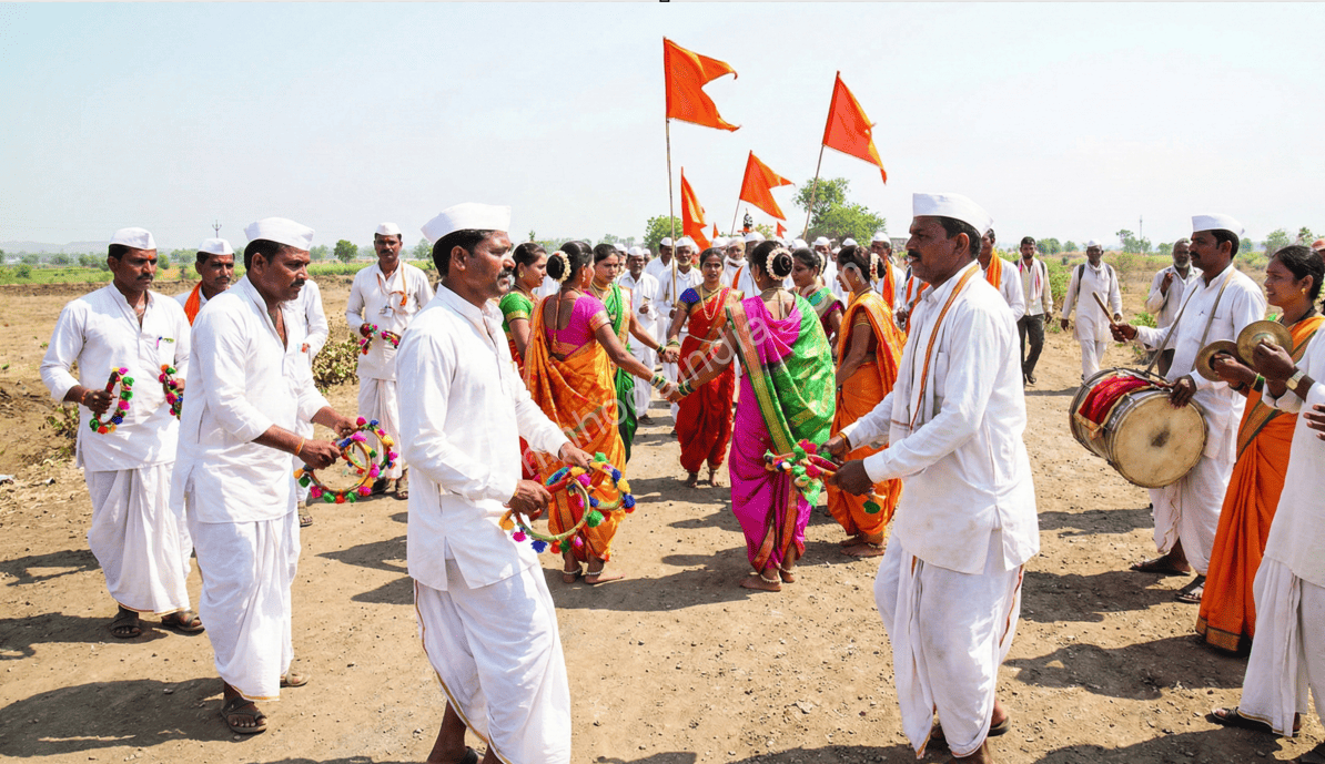 Grupos se apresentando com danças folclóricas como lezim e fugdi