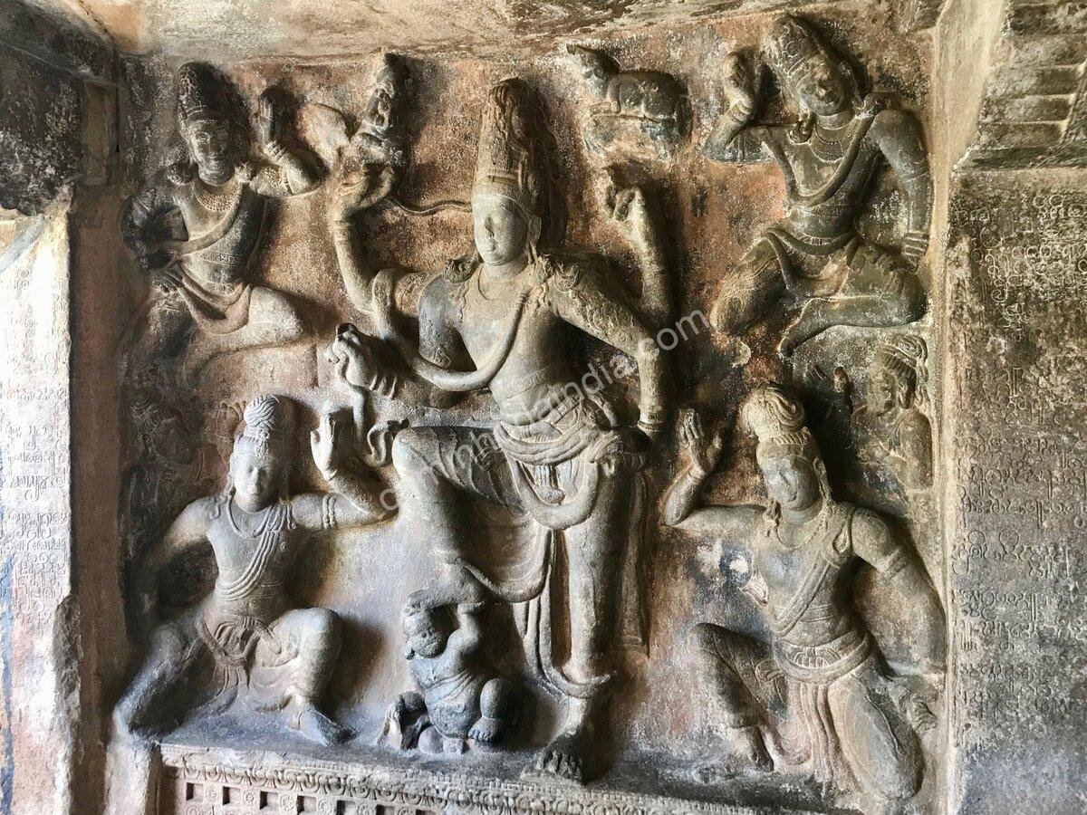 shiva-senhor-do-ganga-lalitankura-rock-fort-tiruchirapalli-pallava Shiva como Senhor do Ganga em relevo mural no templo Lalitankura, caverna superior do Rock Fort, Tiruchirapalli, Tamil Nadu, período Pallava