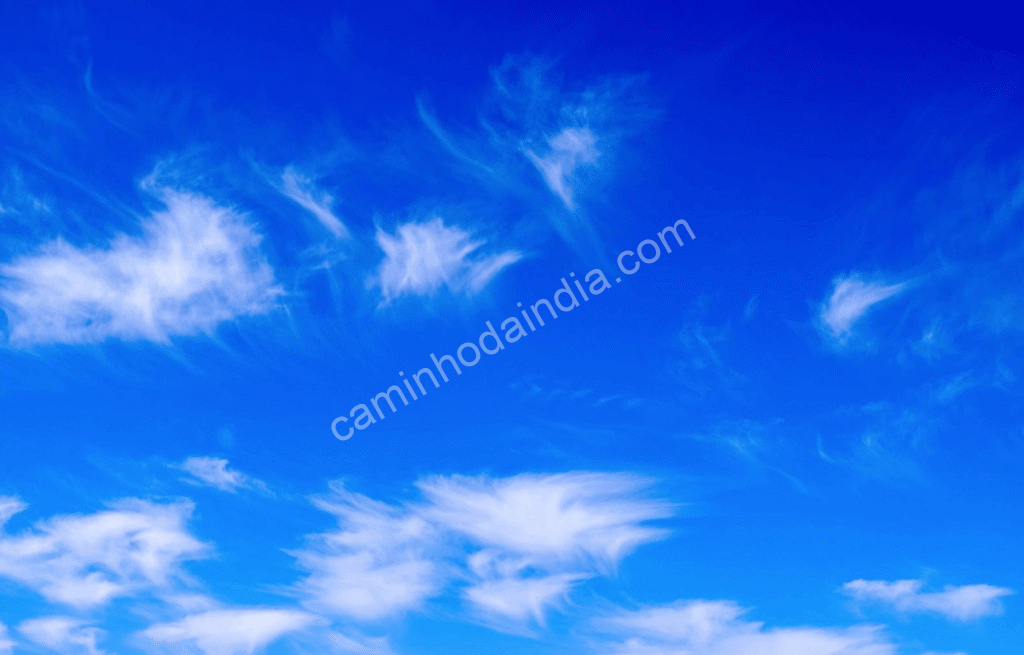 ceu A cor azul é frequentemente associada à infinitude do céu.