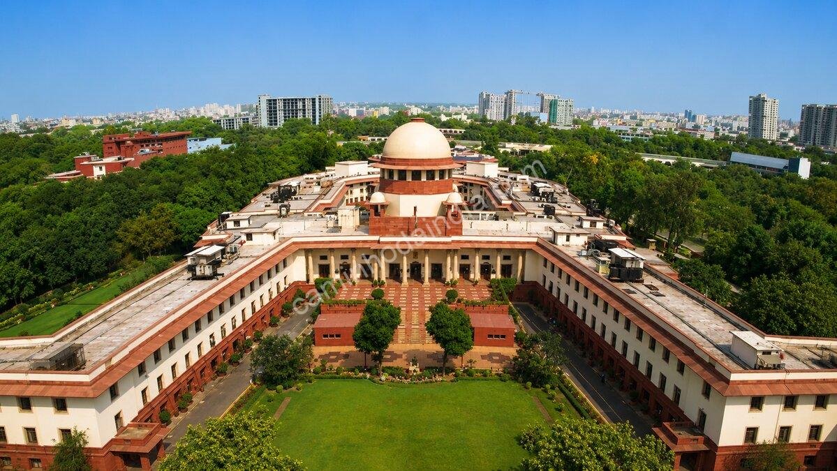 suprema-corte-da-india-em-nova-delhi Localizada em Nova Délhi, a Suprema Corte da Índia é a mais alta instância do Poder Judiciário do país e a responsável por interpretar a Constituição indiana